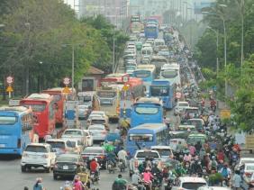Chấn chỉnh 'bến cóc, xe dù' trong trạm xăng dầu ở cửa ngõ Tân Sơn NhấtMột số cửa hàng xăng dầu ở cửa ngõ sân bay Tân Sơn Nhất, bến xe Miền Đông xuất hiện 'bến cóc, xe dù' hoạt động bắt nháo tiềm ẩn nguy cơ mất an toàn. Chấn chỉnh 'bến cóc, xe dù' trong trạm xăng dầu ở cửa ngõ Tân Sơn NhấtMột số cửa hàng xăng dầu ở cửa ngõ sân bay Tân Sơn Nhất, bến xe Miền Đông xuất hiện 'bến cóc, xe dù' hoạt động bắt nháo tiềm ẩn nguy cơ mất an toàn.