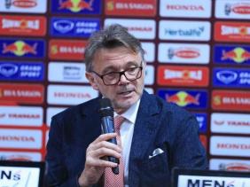 HLV Troussier: Bàn thua phút cuối do tổ chức phòng ngự không tốt