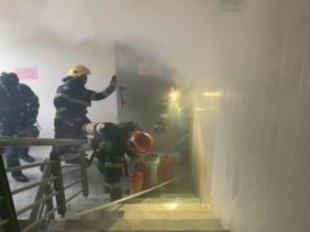 Hà Nội: Cháy tòa nhà thương mại, cảnh sát giải cứu 30 người