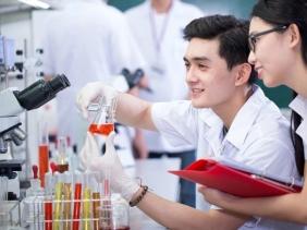 Nhóm ngành sức khỏe có mức học phí cao nhất là 125 triệu đồng/học kỳ