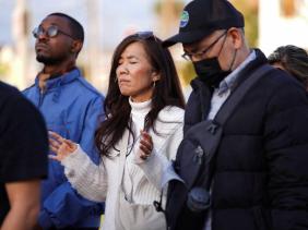 Nổ súng ở California: Tiết lộ bất ngờ từ nhân chứng, nước Mỹ treo cờ rủ