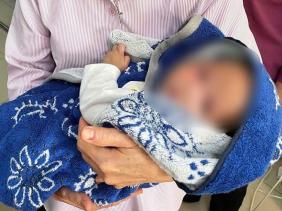 Bé gái bị bỏ rơi ở Đồng Nai, nội dung bức thư của người mẹ sinh viên khiến ai cũng nghẹn lòng