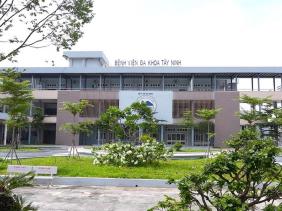 Bé trai bệnh sởi tử vong trên đường chuyển viện, Sở Y tế Tây Ninh yêu cầu làm rõ nguyên nhân
