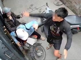 Vụ clip nam thanh niên tạt đầu xe, chặn đánh phụ nữ ở Hà Nội: Công an vào cuộc, hé lộ nguyên nhân ban đầu