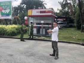 Chiêu thức tinh vi của đối tượng trộm gần 500 triệu đồng từ trụ ATM trong khu công nghiệp