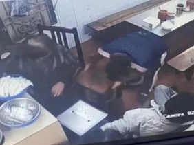 Công an Hà Nội vào cuộc vụ TikToker tố "bị đuổi khỏi quán phở vì ngồi xe lăn"