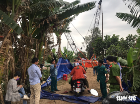 Dừng tìm kiếm, chờ thêm máy móc để giải cứu bé trai rơi xuống trụ bê tông sâu 35m