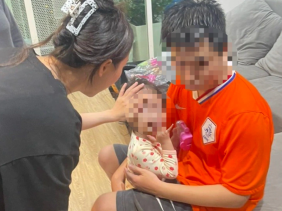 Giải cứu thành công bé gái 2 tuổi bị mắc kẹt trong căn hộ chung cư ở tầng 16