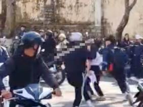 Khởi tố nhóm thanh thiếu niên tấn công nam sinh lớp 8 trước cổng trường ở Đà Lạt