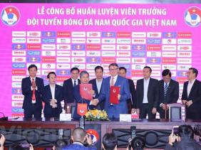 HLV Philippe Troussier chính thức ký hợp đồng với bóng đá Việt Nam