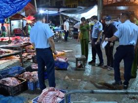 Khởi tố vụ án tuồn thịt lợn bệnh, lợn chết ra các chợ, quán ăn ở Hà Nội