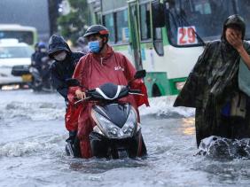 Vì sao đến tháng 12 mà mùa mưa ở TP.HCM, Nam bộ kết thúc muộn hơn mọi năm?