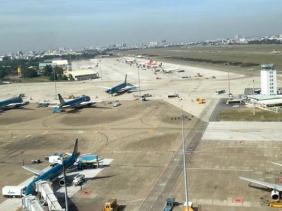 Máy bay liên tiếp cán phải đinh tại sân bay Nội Bài, Tân Sơn Nhất