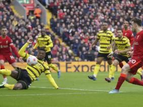 Liverpool lên đỉnh bảng Ngoại hạng Anh