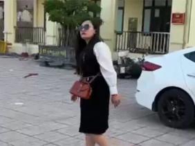 Người phụ nữ chửi bới, đạp đổ hàng loạt xe máy tại trụ sở UBND xã ở Hải Phòng