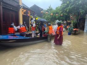 Chuyên gia lý giải nguyên nhân gây ra đợt mưa đặc biệt lớn ở các tỉnh miền Trung