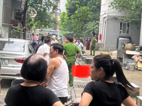 Hà Nội: Bàng hoàng phát hiện người đàn ông tử vong trên nền đất sau tiếng động lớn