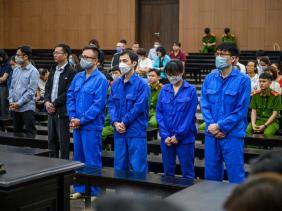 ‘Siêu lừa’ chiếm đoạt 430 tỉ lĩnh án chung thân, 3 ngân hàng tạm giữ lại tiền các ‘đại gia’