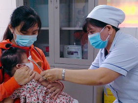 Bộ Y tế "giãi bày" nguyên nhân thiếu vắc xin mở rộng