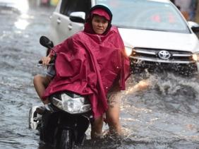 Thời tiết hôm nay ngày 16/10: Miền Bắc nhiều nơi mưa như "trút nước"