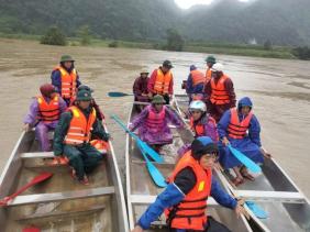 Thương tâm: 2 chị em đi soi ếch trong đêm, bị lũ cuốn mất tích