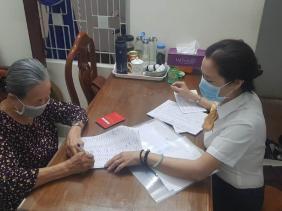 Người từ 80 tuổi trở lên có thể nhận lương hưu, trợ cấp BHXH tại nhà