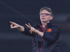 Vì sao HLV Troussier 'bỏ quên' Quang Hải, Công Phượng đợt tập trung ĐT Việt Nam