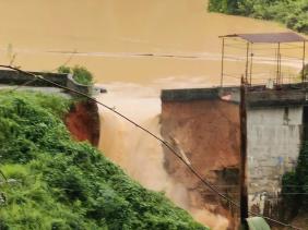 Vỡ đập thủy điện ở Lạng Sơn