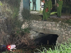 Vụ 4 người trong gia đình lao thẳng xuống mương nước ở Hà Nội: Nạn nhân nhỏ nhất mới 1 tuổi