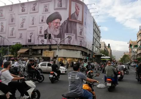 Đàm phán Mỹ - Iran bế tắc, Eo biển Hormuz tiếp tục đóng cửa