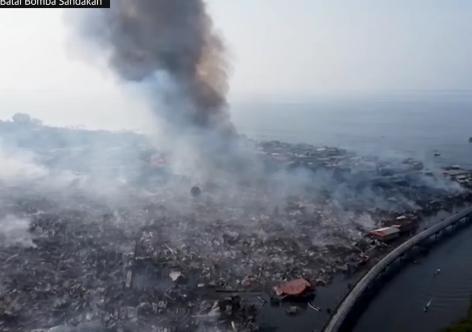 Khoảng 1.000 ngôi nhà bị thiêu rụi trong vụ hỏa hoạn kinh hoàng tại Malaysia