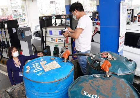 Giá dầu trưa 9/3 sụt mạnh sau phiên tăng