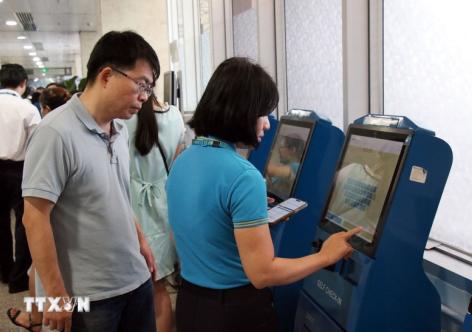 Từ 1/12, chỉ làm thủ tục tại quầy với khách có hành lý ký gửi và khách đặc biệt