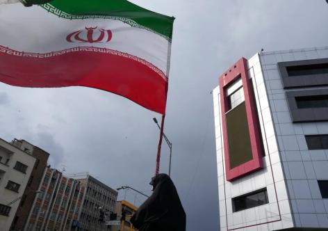 Tổng thống Trump tạm dừng kế hoạch nối lại tấn công Iran