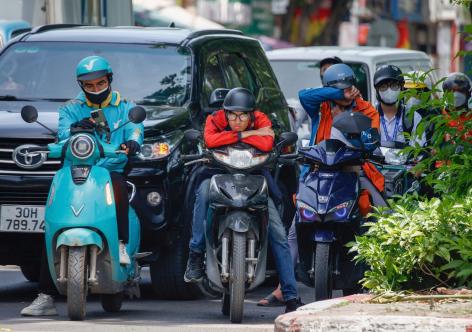 Hà Nội sẽ nghiên cứu mở rộng hạn chế xe máy xăng từ Vành đai 2