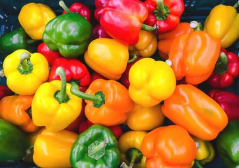 9 loại rau quả chứa nhiều dư lượng thuốc trừ sâu nhất