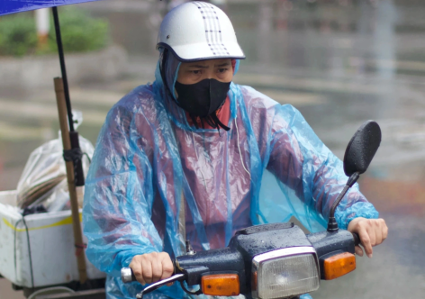 Không khí lạnh khiến thời tiết miền Bắc chuyển rét, 6 tỉnh miền Trung mưa giông