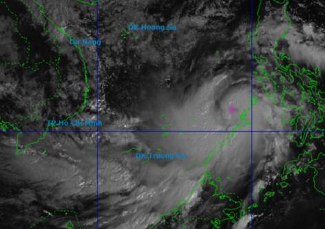 Bão Kalmaegi khi vào vùng biển miền Trung có thể vẫn giữ cường độ cấp 14, giật cấp 17