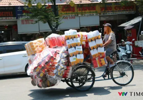 Nắng nóng bao trùm nhiều khu vực, Tây Bắc Bộ chiều tối mưa dông vài nơi