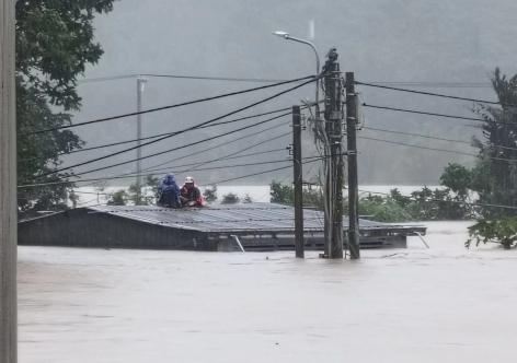 Người dân Phú Yên cũ xin giúp đỡ đồ ăn vì 'nhiều người đói, rét'