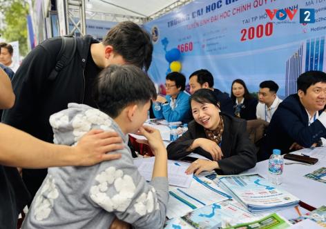 Xét tuyển học bạ bị "siết", giới hạn chứng chỉ ngoại ngữ: Thí sinh cần lưu ý gì?