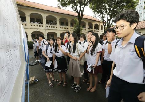 Sáng nay, gần 10.000 học sinh lớp 12 ở TP.HCM thi học sinh giỏi cấp thành phố