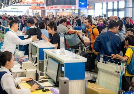 Nhiều chặng bay "cháy vé" dịp nghỉ lễ, khảo sát giá vé các chặng bay toàn quốc