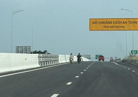 TP.HCM: Xử lý tình trạng xe lưu thông trên cao tốc Biên Hòa - Vũng Tàu đang thi công