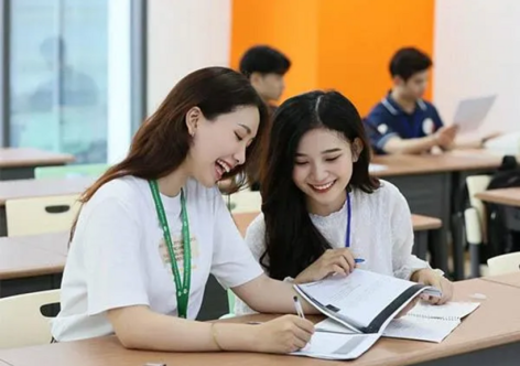 Tuyển sinh đại học 2026: Những ngành nào được miễn học phí và hỗ trợ sinh hoạt phí?