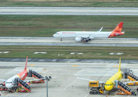 Tăng chuyến bay đêm, bổ sung tải cung ứng trên các đường bay “nóng” dịp Tết