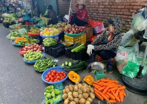 Lương cơ sở, lương hưu chưa kịp tăng, giá cả đã tăng "chóng mặt"