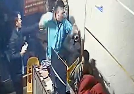 Vụ tài xế xe công nghệ bị tố đánh người giữa đêm ở Hà Nội: Công an vào cuộc