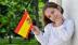 Tây Ban Nha lần đầu cấp quốc tịch cho một bé gái di cư