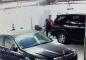 Bí mật đằng sau những chuyến ra vào chung cư cao cấp của chiếc xe Peugeot tối màu